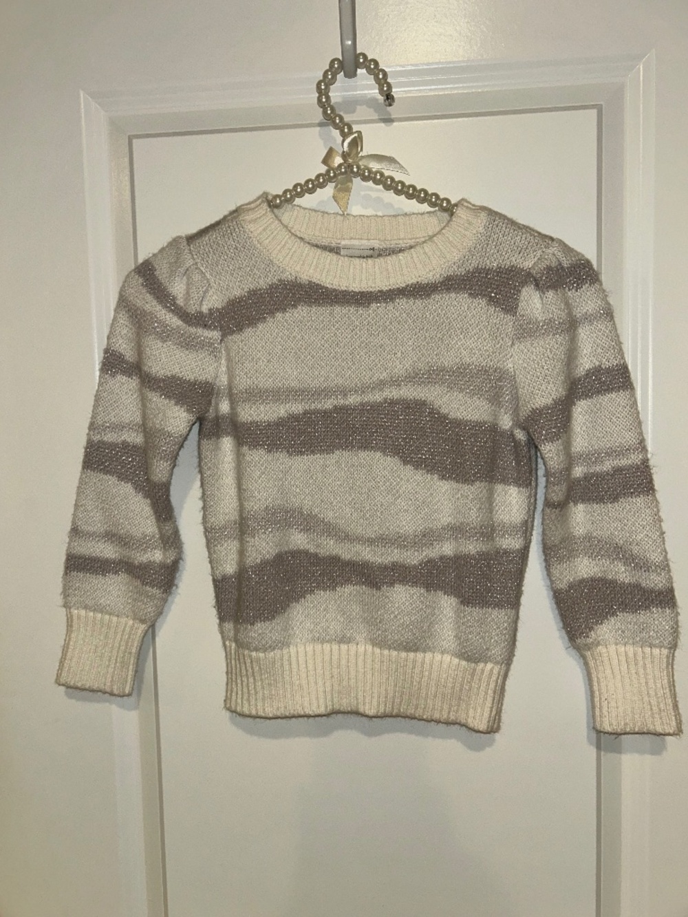 Abercrombie Kids Metallic Stripe Knit Sweater Cream Taupe Girls Size 5/6 - Picture 2 of 6